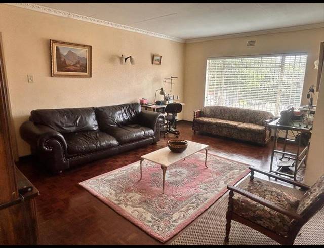 3 BEDROOM HOUSE FOR SALE IN STANFIELD HILL